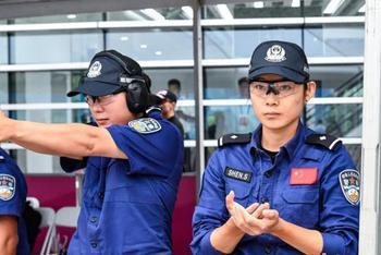 燃!世界警察射击比赛