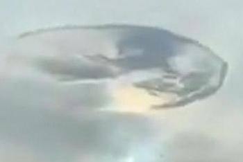 阿联酋上空天空之洞