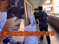 高考后老师翻垃圾堆捡回参考书:留给高二学生