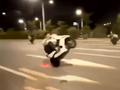 广西“鬼火”组团飙车 这样的飙车炫酷要不得