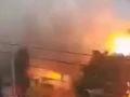 广西北海一沿街商铺爆炸 一声巨响后大片火焰腾出屋外