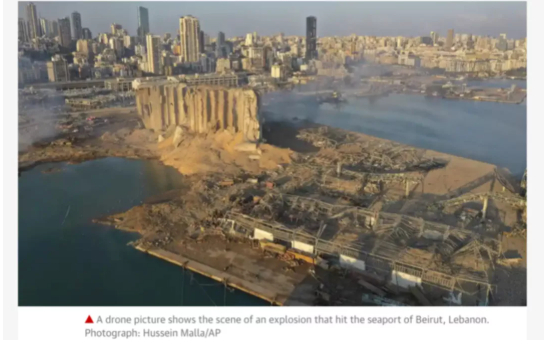 由无人机拍摄的贝鲁特爆炸现场。/ 《卫报》网站截图