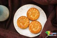 高校晒“高颜值”月饼 给学子送中秋创意祝福
