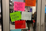 校长必须辞职 美雪城大学种族歧视猖獗引学生抗议