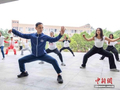 外国留学生“打卡”首个国际太极拳日
