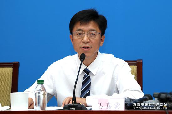 教育部基础教育司副司长马嘉宾出席发布会。（中国教育报记者 张劲松/摄）