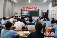 山东一学校推广“衡水体” 应对考试同时不束缚个性