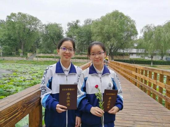 北京一零一中学侯依桐、侯依杨姐妹