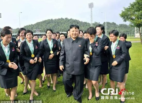 2013年8月1日，据朝鲜《劳动新闻》报道，朝鲜领导人金正恩接见朝鲜女子足球队。