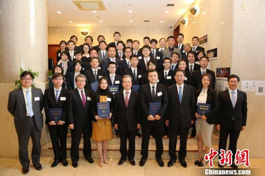 颁奖活动现场。　尹法根 摄