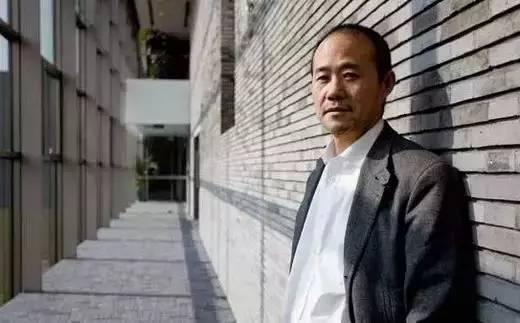 　我毫不犹豫回答“我愿意”