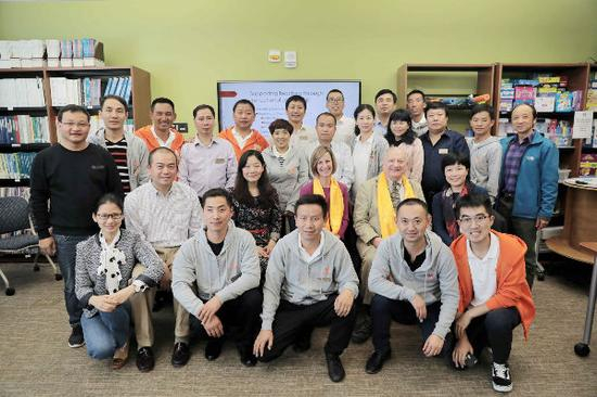 18位来自中国偏远地区的乡村校长们与美国乡村校长交流合影