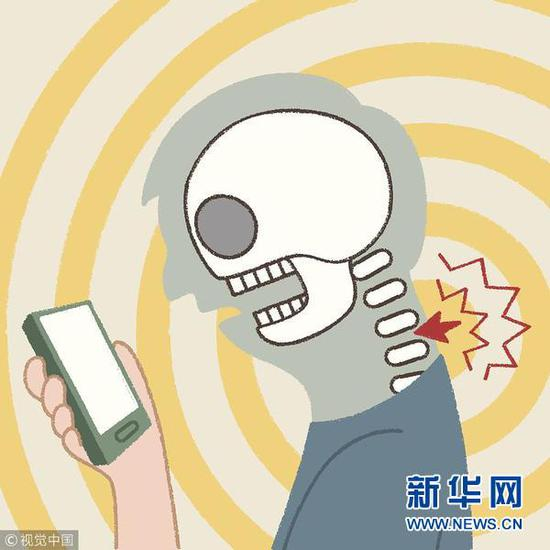 玩手机成“瘾”者。