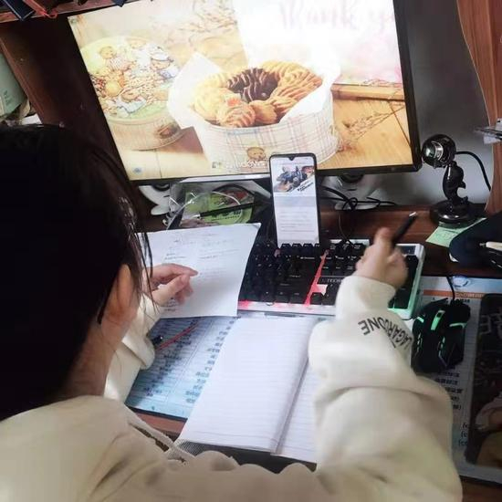 冷坑中学学生在家上课