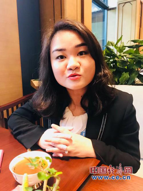 尚德机构首席战略官吕露接受记者采访。经济日报-中国经济网记者王婉莹/摄　　