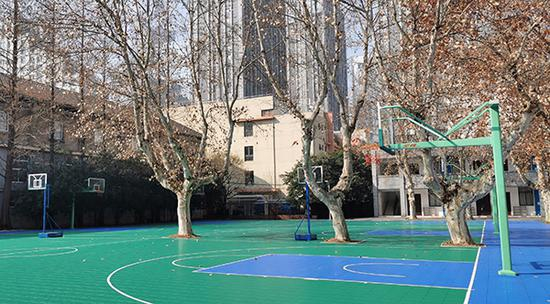  空荡的校园。澎湃新闻记者 杨喆&nbsp; 图