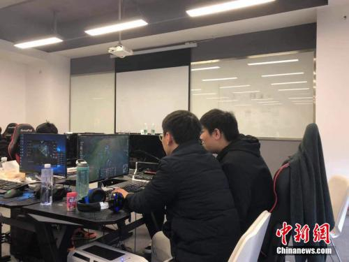 电竞学校“七煌原初学院”内景。受访者供图电竞也有“科班出身”