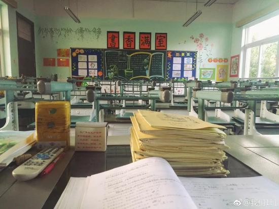 ▲改作业累了，王悦微拍摄的教室一景。受访者供图