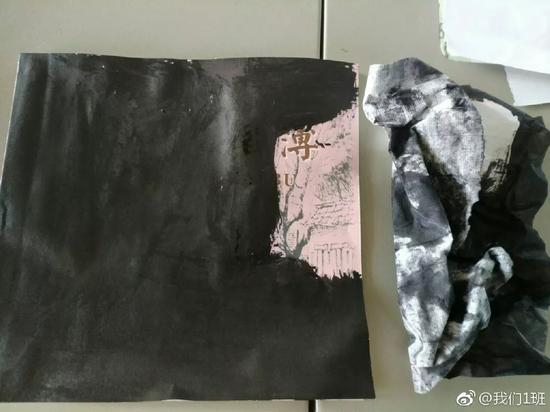 ▲学习书法，调皮男生的“杰作”。受访者供图