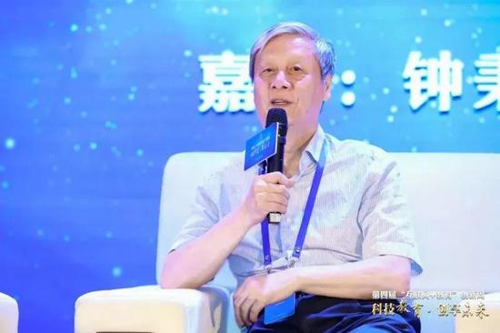 中国教育学会会长、国家教育咨询委员会委员钟秉林