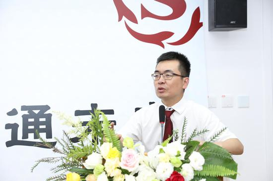 新通教育集团副总裁兼北京分公司总经理海日