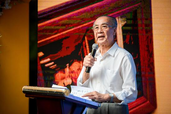 中国广播电视学会播音学研究委员会执行会长，著名播音指导 方明