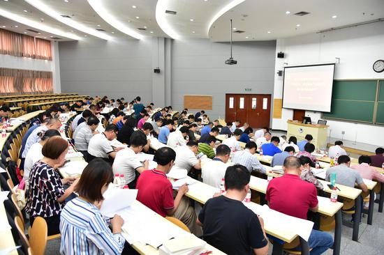 北京邮电大学组织处级以上党员领导干部进行主题教育集中学习成效测评 （摄影：范围）