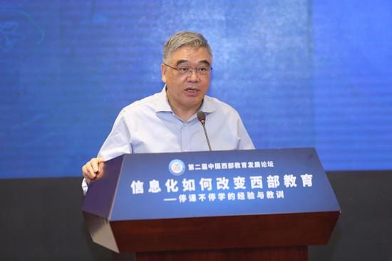 图为民进中央副主席、全国政协副秘书长、中国教育三十人论坛成员朱永新