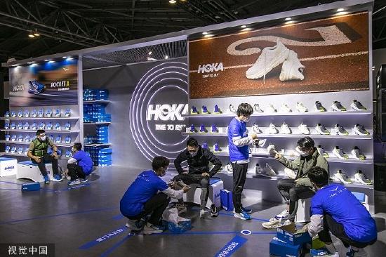 HOKA ONE ONE的线下门店(图片来源:视觉中国)