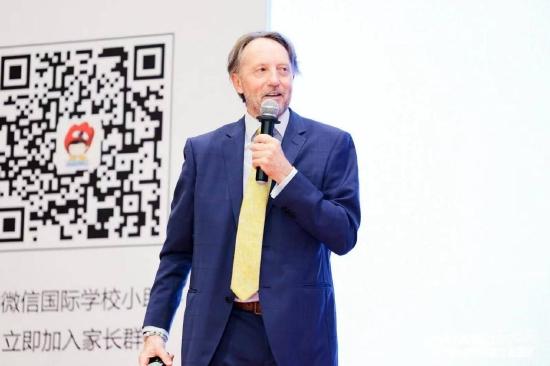 坎特伯雷国王学校创校总校长Geoff Cocksworth