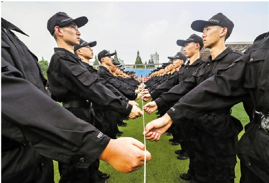 刑事司法系监狱管理182班