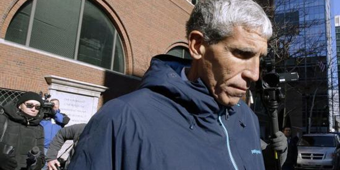 美最大规模大学招生舞弊案:50人被捕耶鲁斯坦