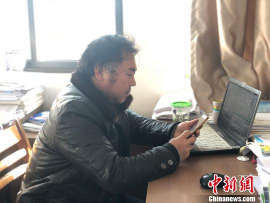 毛建总结自己多年的教学经验　毛慧琳　摄