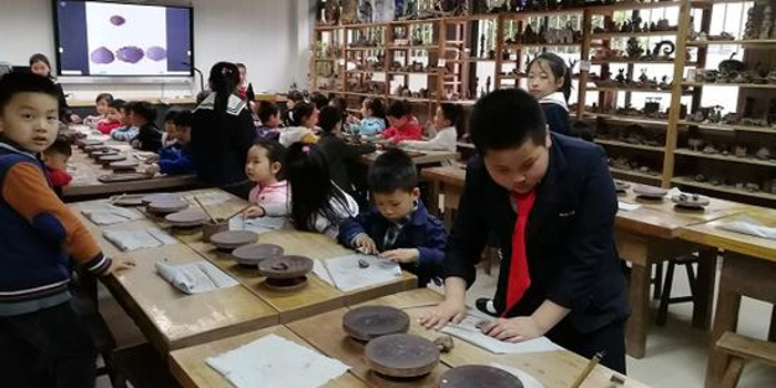 上海民办学校开放日 家长感慨招生无需鸡血味