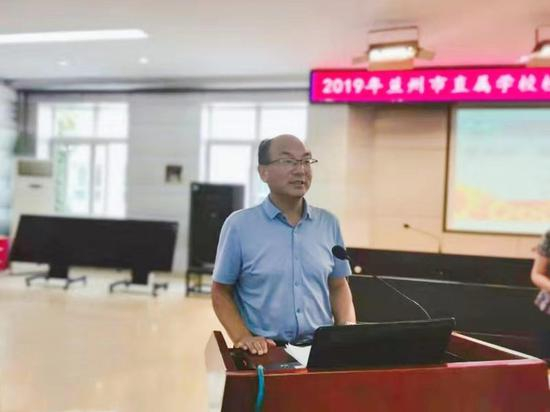 兰州外国语高级中学校长王延宁