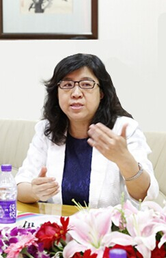 中国人民大学副校长伊志宏介绍学校的基本情况