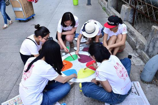 北师大为毕业生送行