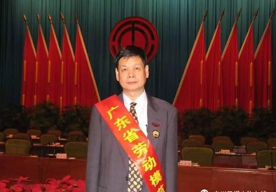 吴硕贤当选省劳模。