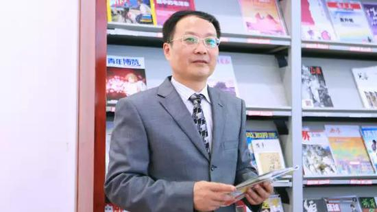 　　作者：陈洪安 华东理工大学商学院教授、博士生导师。“员工力理论”提出者，被誉为“非正统管理学家”，倡导为人民服务的管理学、以员工为导向的管理学，关注领导与员工并重的管理学研究。