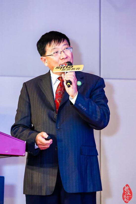 上海包玉刚实验学校校长 吴子健