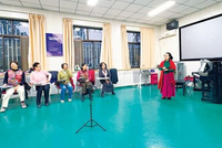 老年人也开始“卷”夜校了