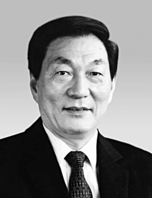 　　朱镕基同志的一生，是革命的一生、战斗的一生、光辉的一生，是全心全意为人民服务、献身于共产主义事业的一生。