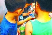 中小学生上学该不该带手机? 家长反对 老师质疑