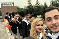 某些外国媒体指鹿为马 中国留学生看不下去了
