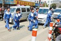 五部委发文打击校闹:责任认定前学校不得赔钱息事