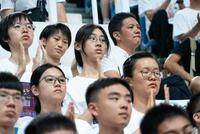诗词才女武亦姝撰文谈军训体验:慢慢舒展大学五味
