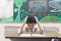 河南焦作:教师不亲自批改作业一律取消职务晋级资格