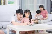 《家庭教育法》草案引热议 教育“熊孩子”还能打吗?