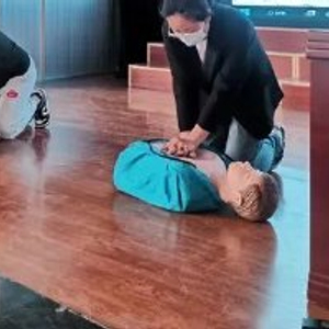 中小学应急救护培训_应急知识培训ppt_学校急救教育政策