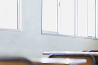 学校的陈旧电子屏幕是时候更新了